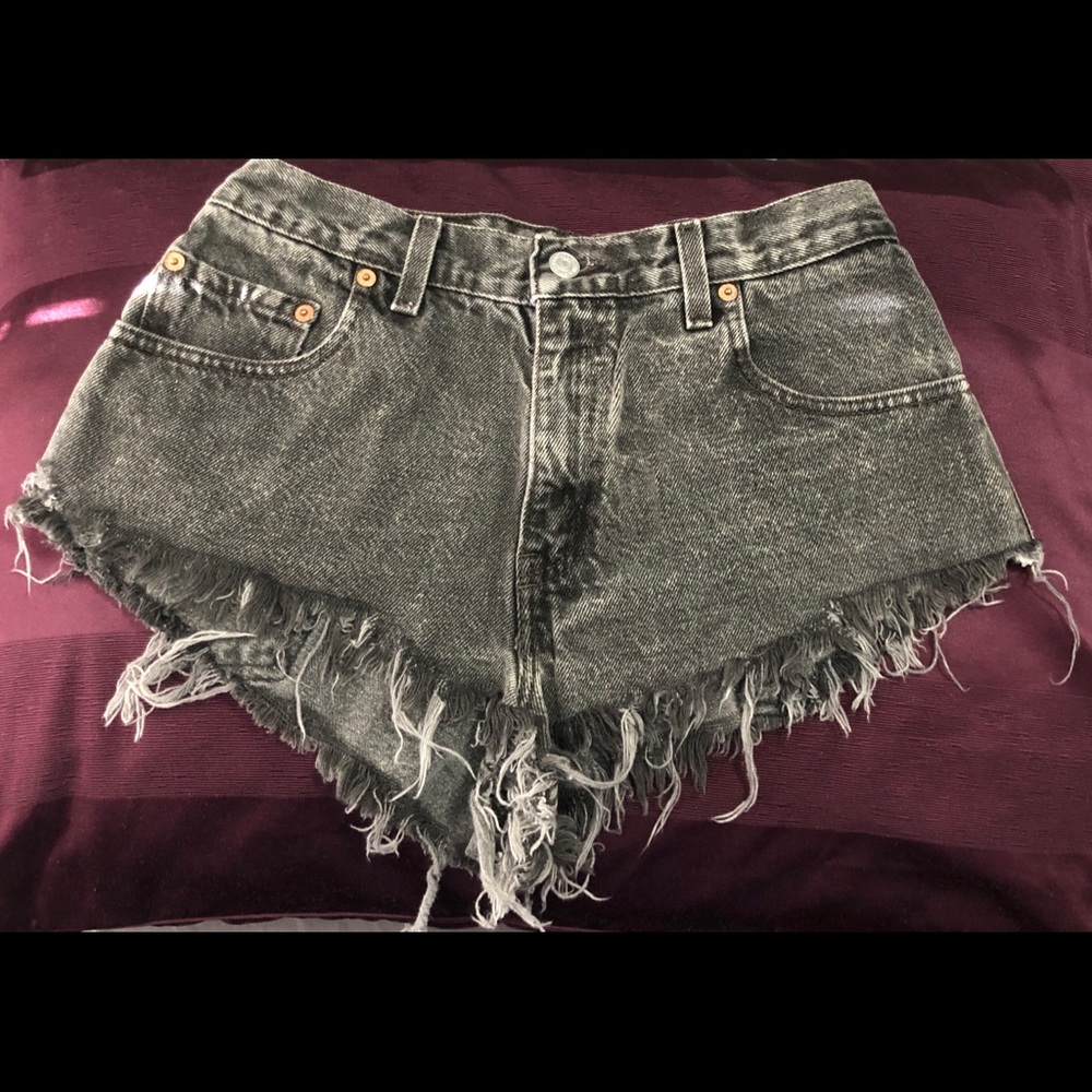 Super short Levi shorts